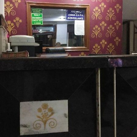 Hotel Euro International Ню Делхи Екстериор снимка
