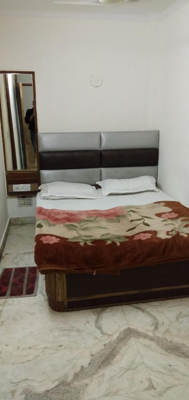 Hotel Euro International Ню Делхи Екстериор снимка