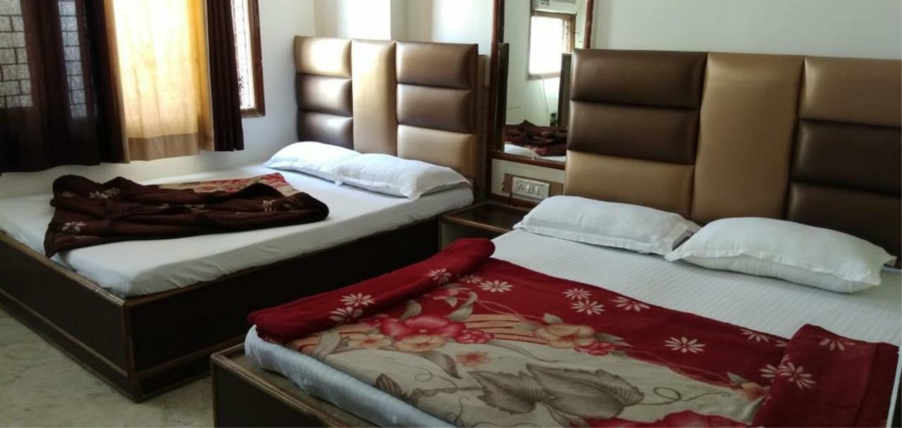 Hotel Euro International Ню Делхи Екстериор снимка